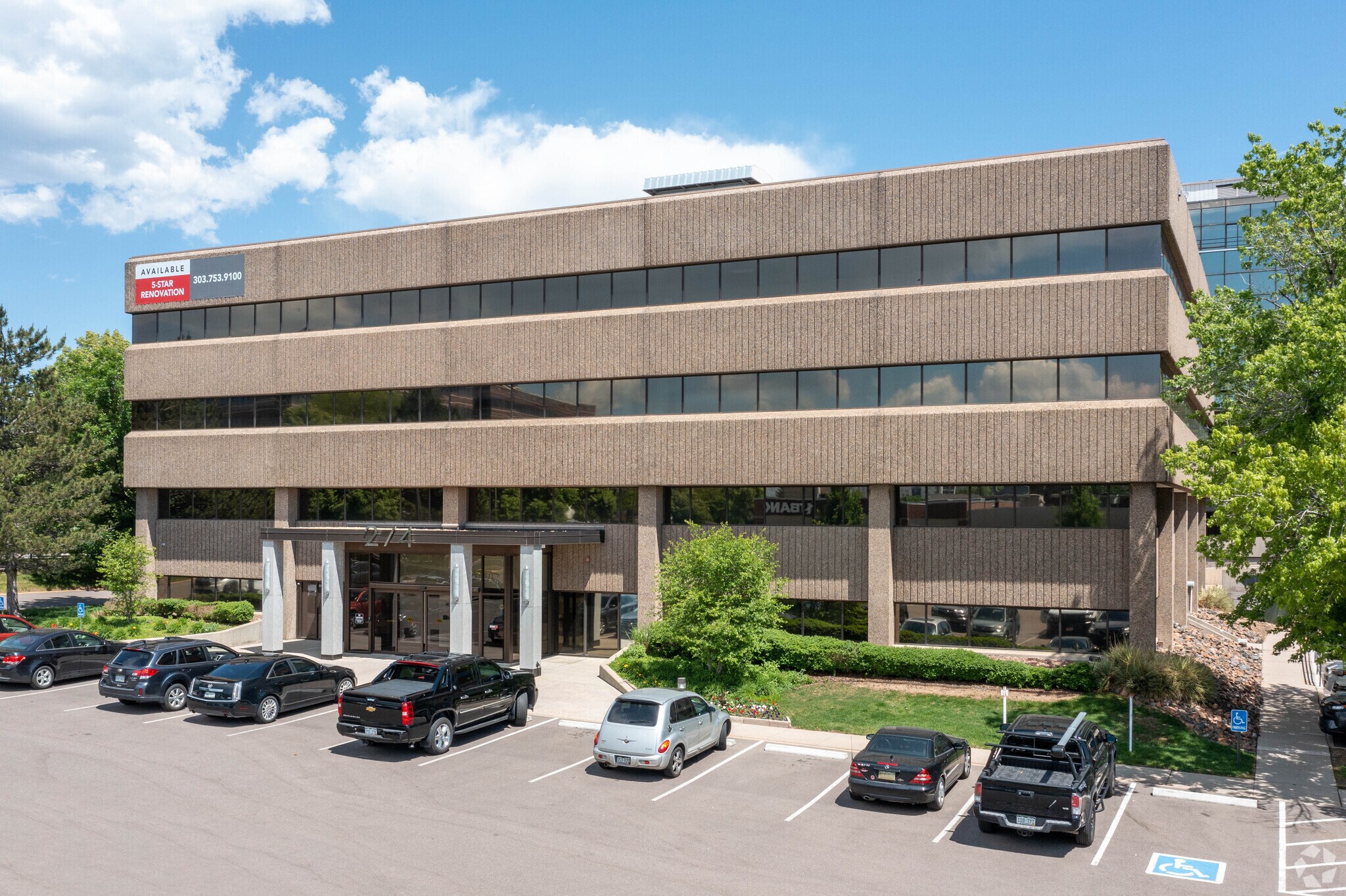 274 Union Boulevard building exterior